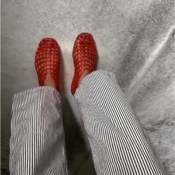 Women’s Red Jelly Mesh Flat Shoes Size 8 - Picture 4 of 15